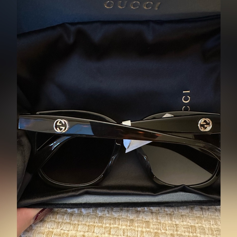 Gucci Women's Oversize Sunglasses - Picture 4 of 5